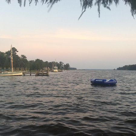 Bath Harbor Marina And Motel Exterior foto
