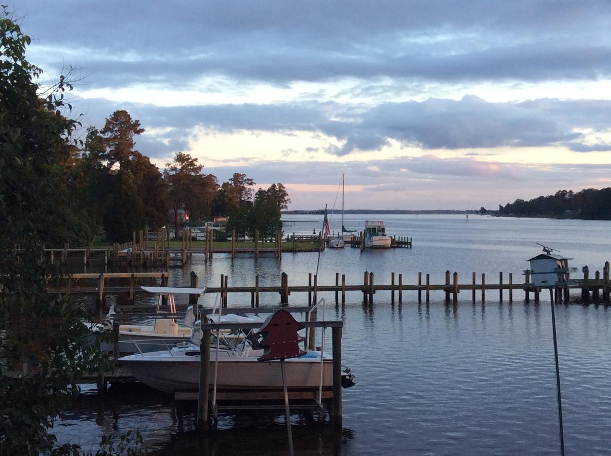 Bath Harbor Marina And Motel Exterior foto